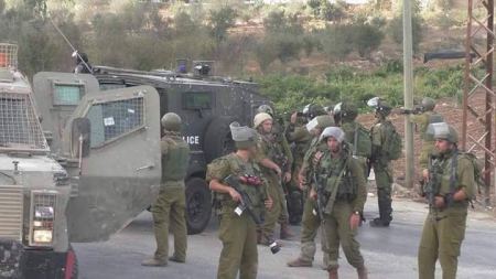 بالصور :اصابات بالاختناق خلال مواجهات في بيت امر